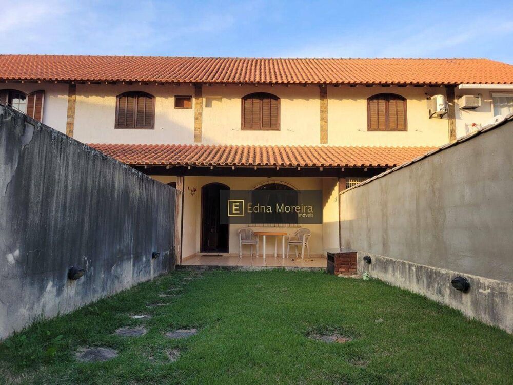 Casa à venda com 2 quartos, 190m² - Foto 2