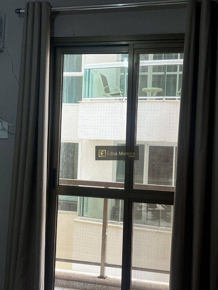 Apartamento à venda com 2 quartos, 75m² - Foto 2