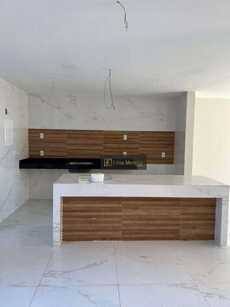 Casa à venda com 4 quartos, 170m² - Foto 3