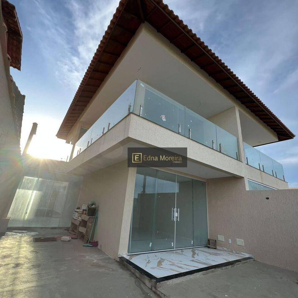 Casa à venda com 4 quartos, 170m² - Foto 1