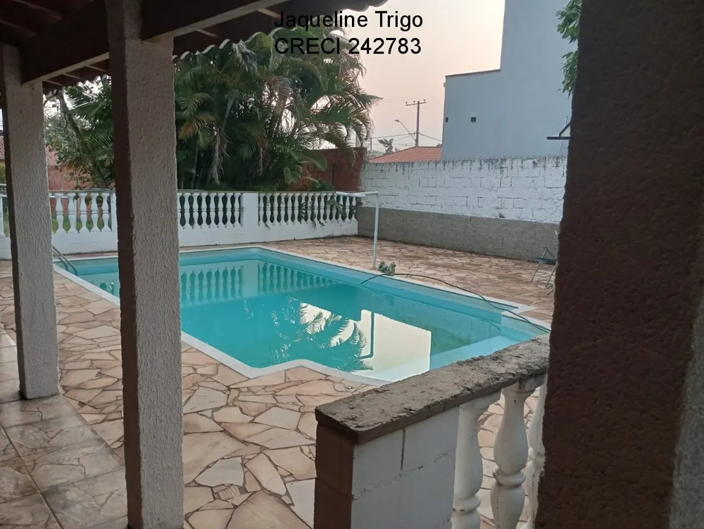 Chácara, 3 quartos, 1560 m² - Foto 1