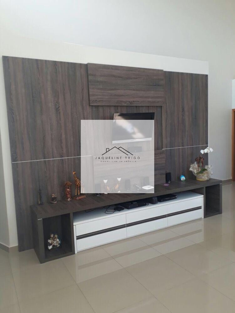 Casa, 4 quartos, 215 m² - Foto 1