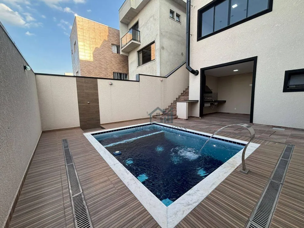 Casa, 3 quartos, 135 m² - Foto 1
