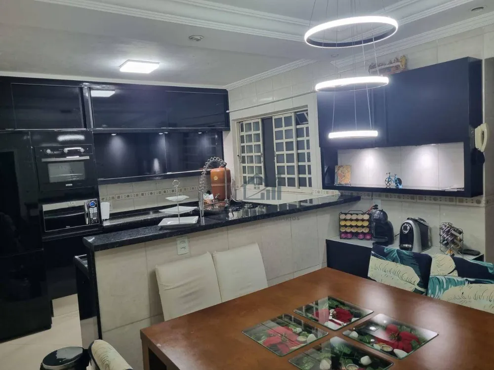 Casa, 3 quartos, 193 m² - Foto 1
