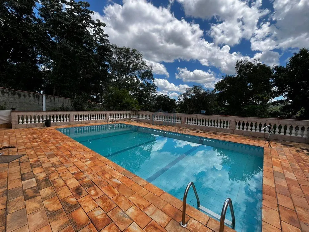 Chácara, 3 quartos, 2098 m² - Foto 1