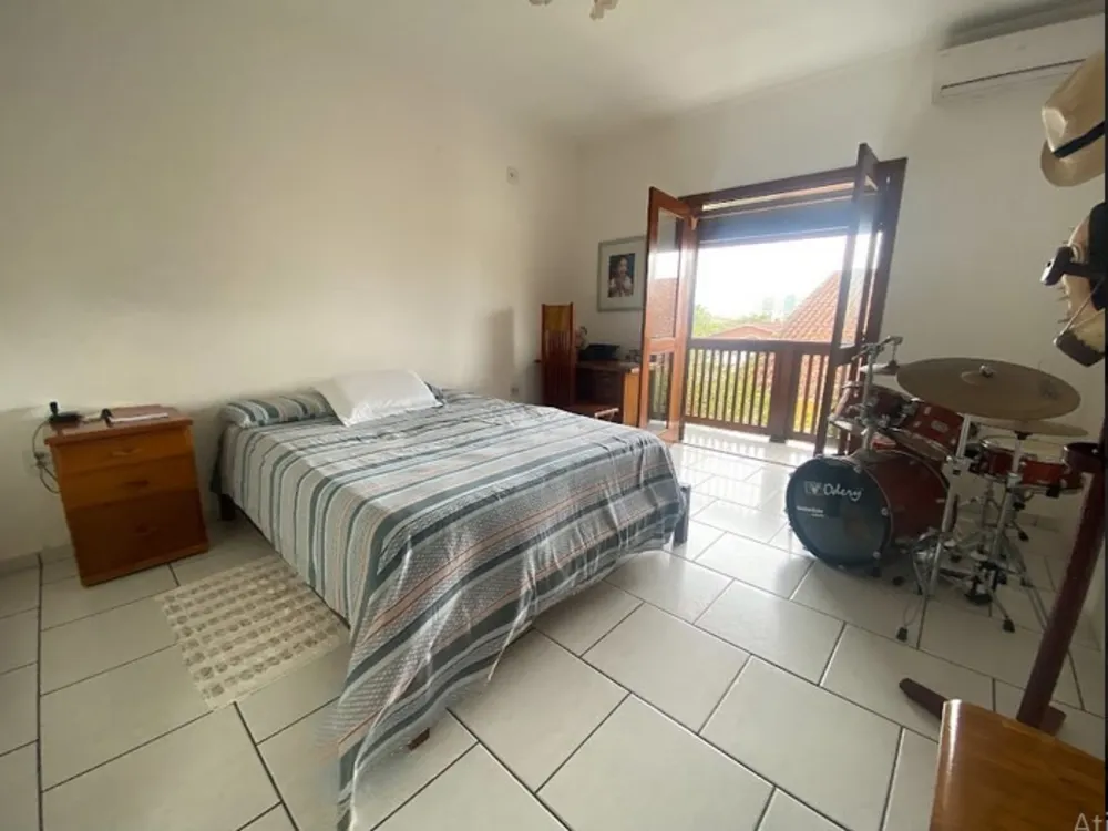Casa, 3 quartos, 240 m² - Foto 6
