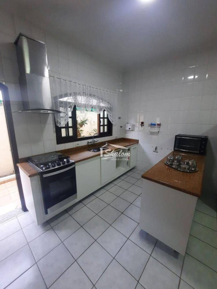 Casa à venda com 3 quartos, 250m² - Foto 2
