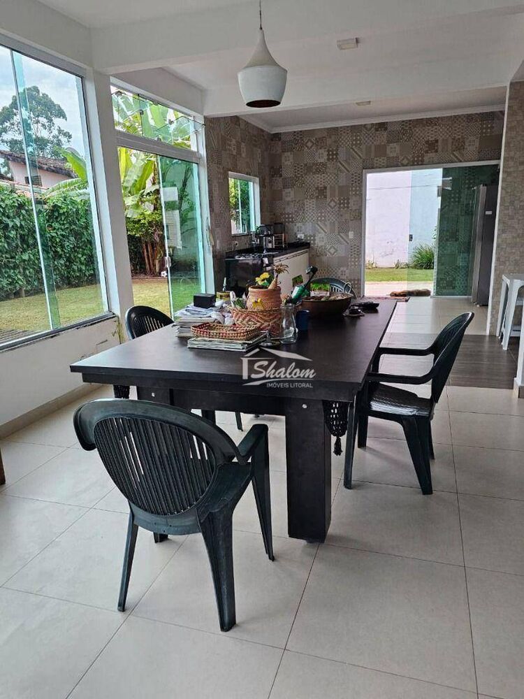 Sobrado à venda com 4 quartos, 220m² - Foto 1