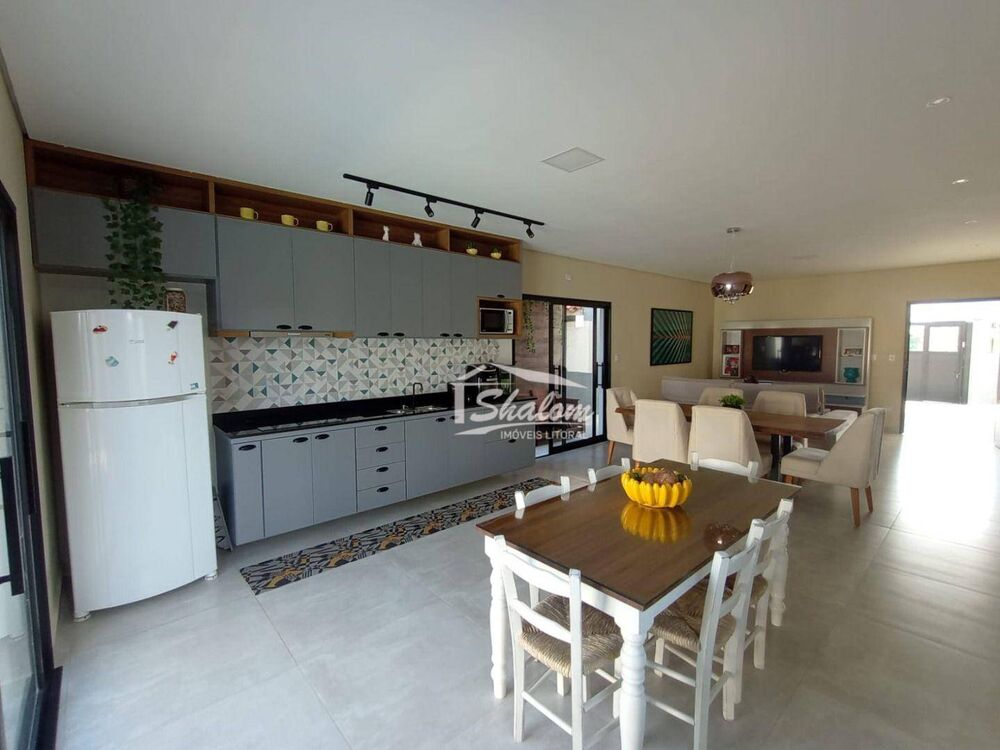 Casa à venda com 3 quartos, 179m² - Foto 2