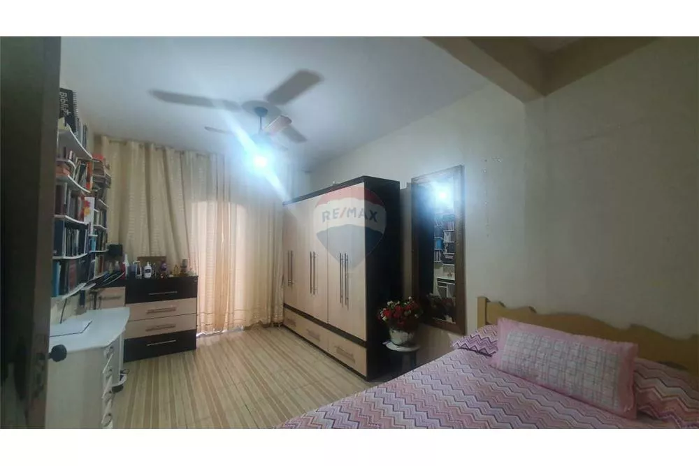 Casa, 5 quartos, 229 m² - Foto 1