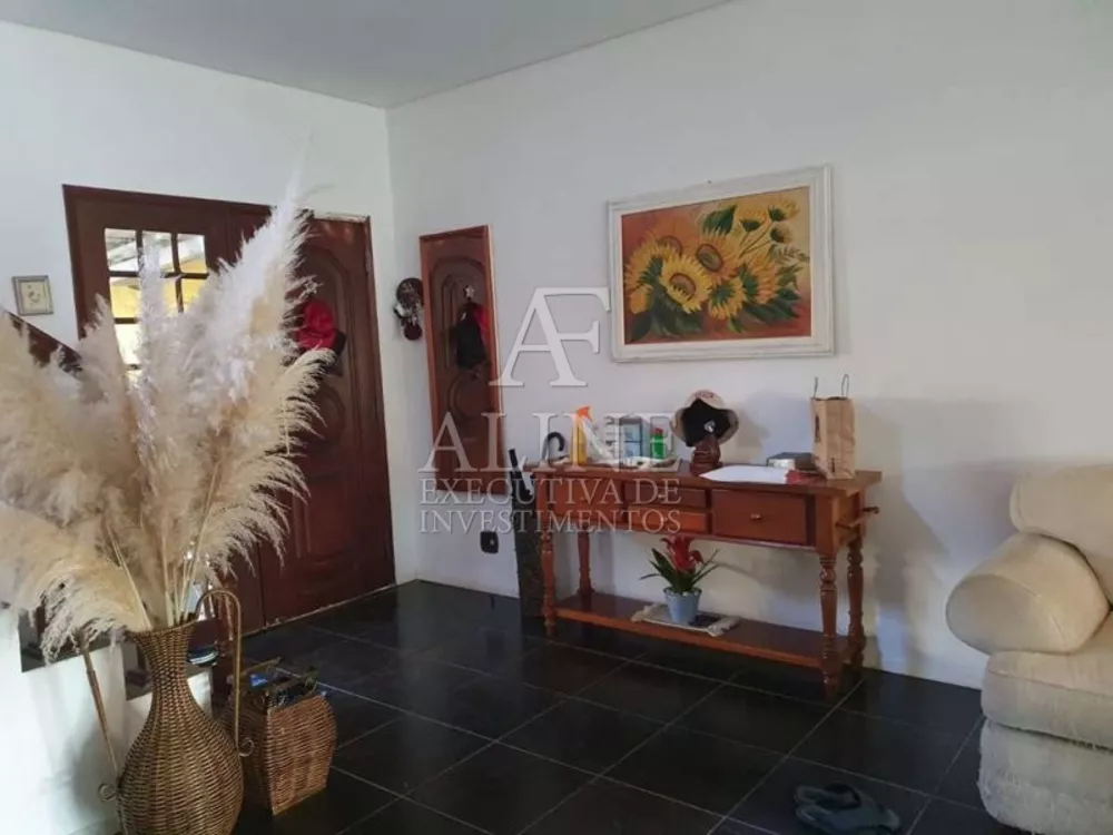 Casa à venda com 3 quartos, 360m² - Foto 2