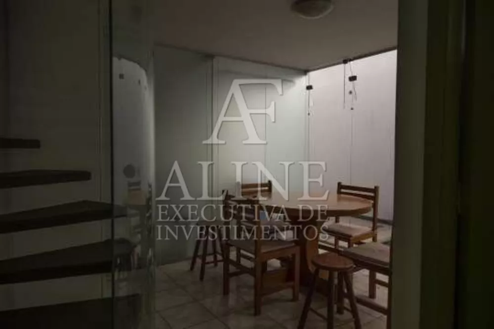 Sobrado à venda com 4 quartos, 200m² - Foto 2