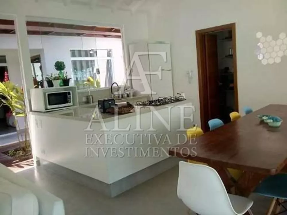 Casa à venda com 7 quartos, 280m² - Foto 3