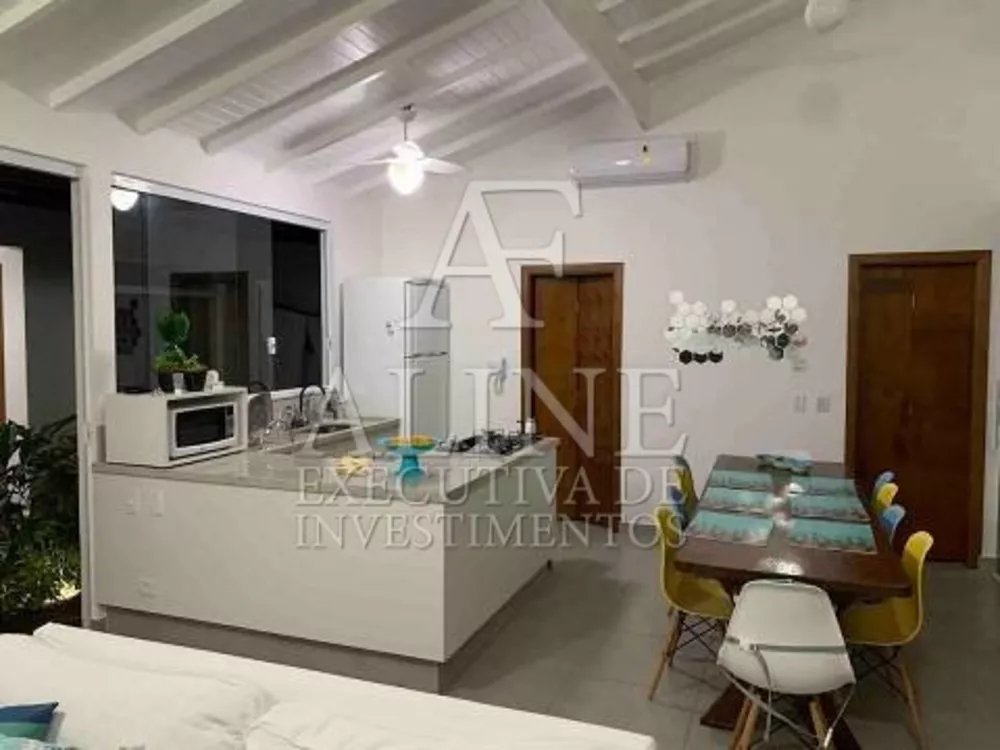 Casa à venda com 7 quartos, 280m² - Foto 2