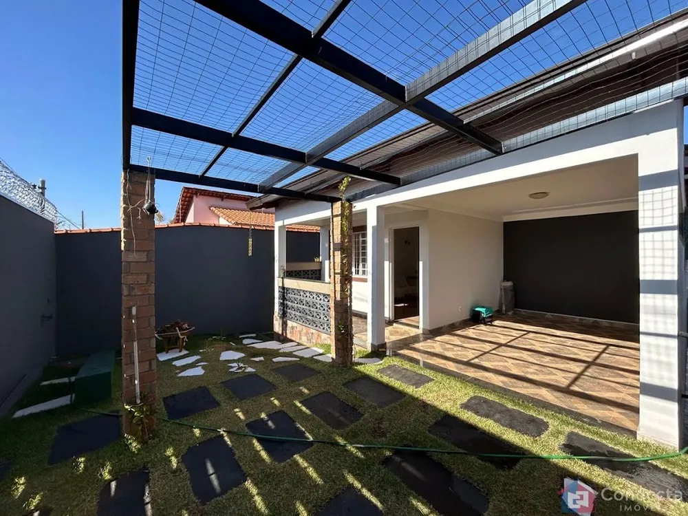 Casa, 3 quartos, 222 m² - Foto 2