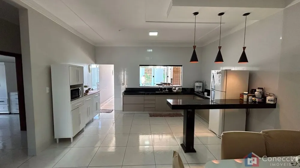 Casa, 3 quartos, 202 m² - Foto 1