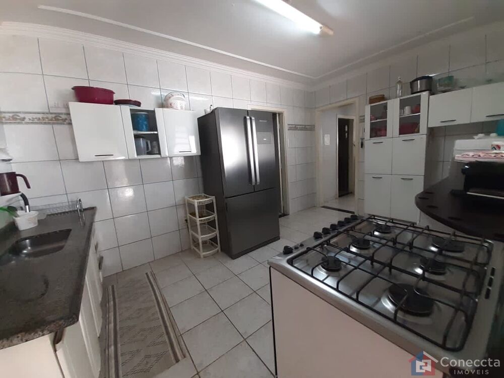 Casa à venda com 3 quartos, 181m² - Foto 2