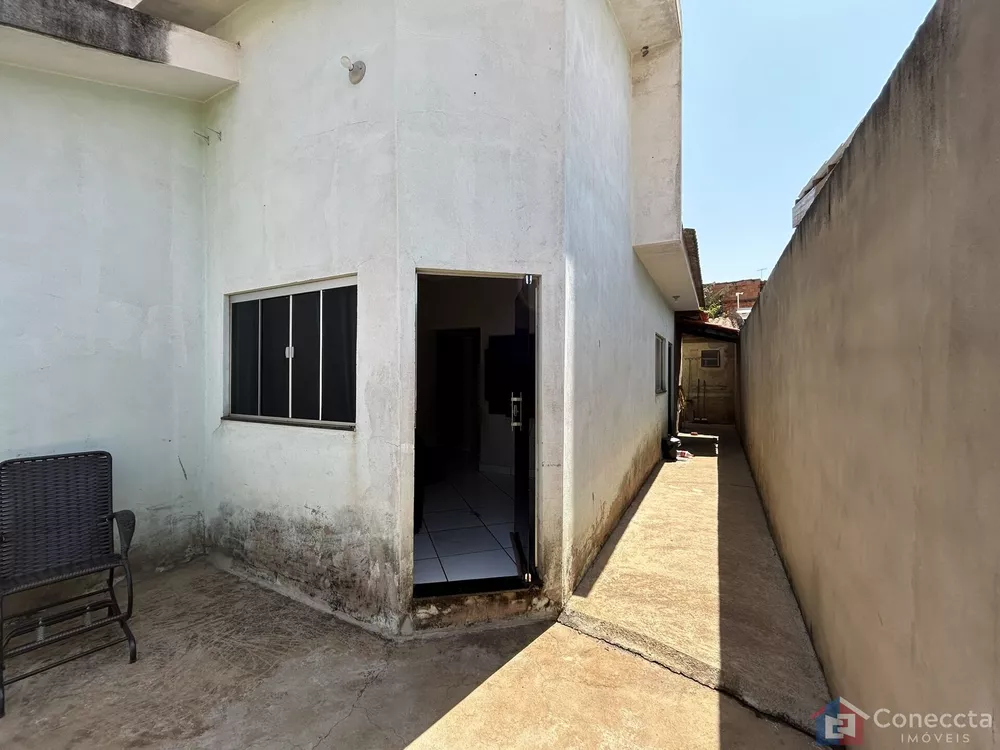 Casa à venda com 4 quartos, 90m² - Foto 2