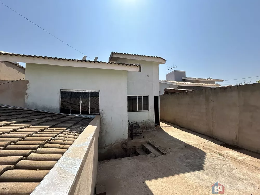 Casa à venda com 4 quartos, 90m² - Foto 1