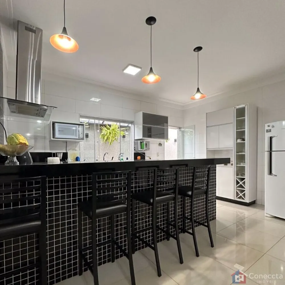 Casa, 3 quartos, 220 m² - Foto 2