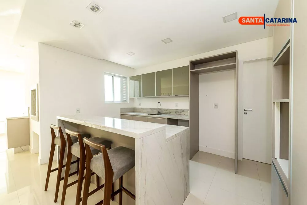 Apartamento à venda com 3 quartos, 130m² - Foto 4