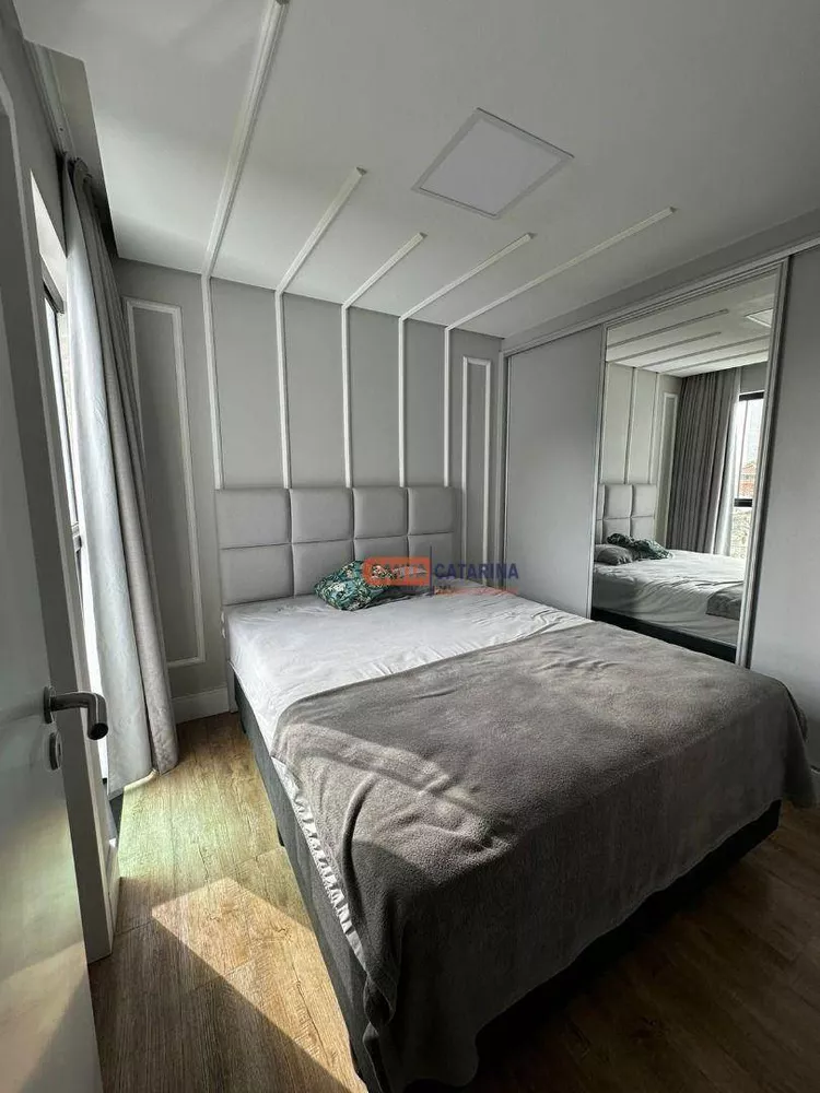 Apartamento à venda com 2 quartos, 95m² - Foto 1