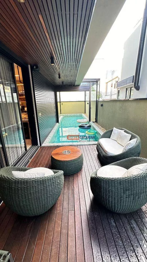 Casa de Condomínio à venda com 4 quartos, 360m² - Foto 4