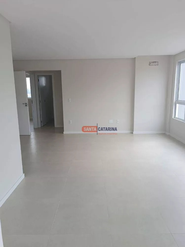 Apartamento à venda com 2 quartos, 79m² - Foto 4