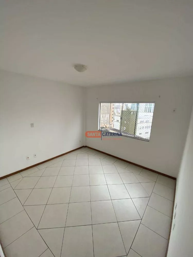 Apartamento à venda com 3 quartos, 115m² - Foto 4