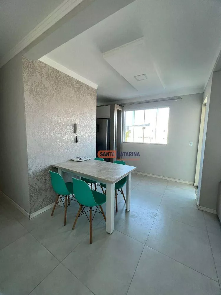 Apartamento à venda com 2 quartos, 68m² - Foto 4