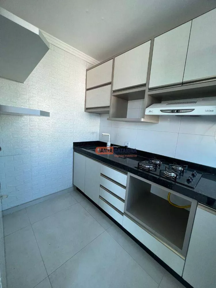 Apartamento à venda com 2 quartos, 68m² - Foto 3