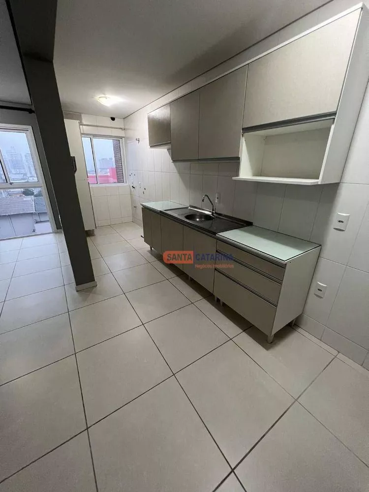 Apartamento à venda com 3 quartos, 73m² - Foto 3