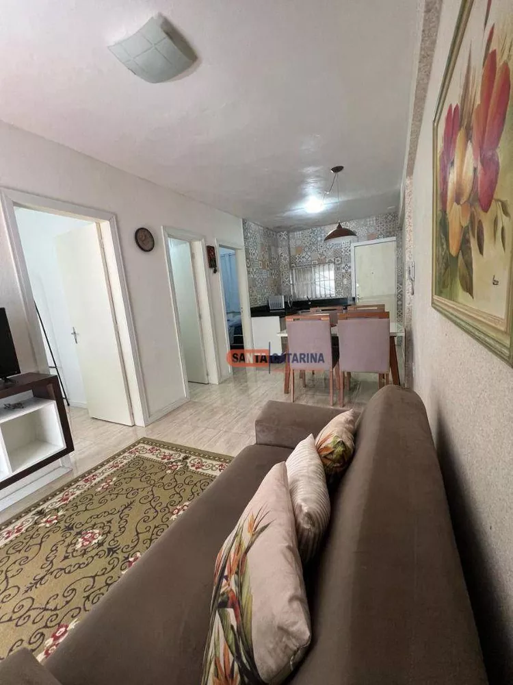 Apartamento à venda com 2 quartos, 70m² - Foto 2