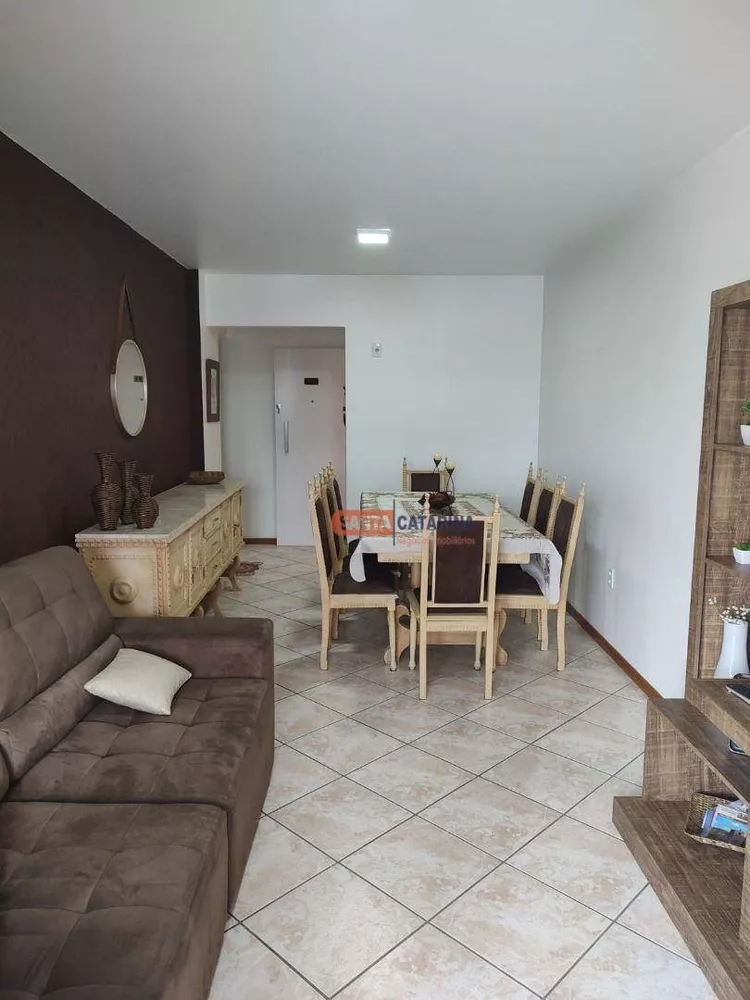 Apartamento à venda com 3 quartos, 100m² - Foto 2