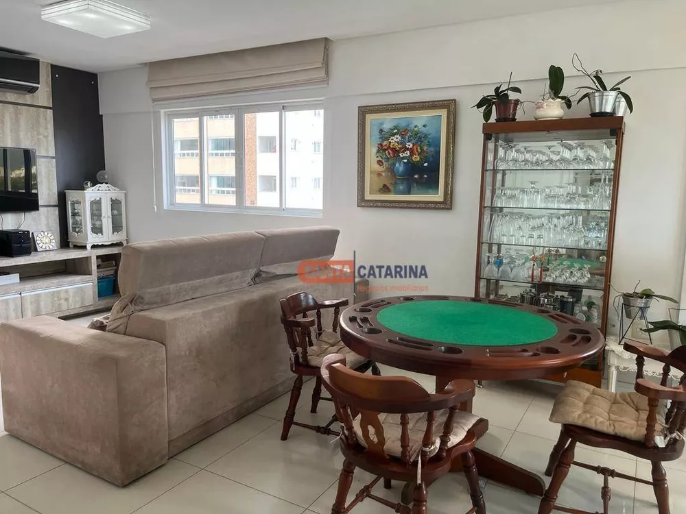 Apartamento à venda com 3 quartos, 119m² - Foto 1