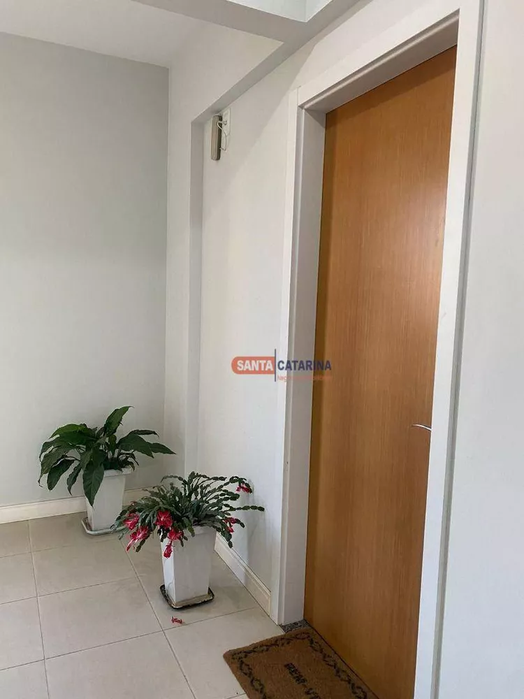 Apartamento para alugar com 2 quartos, 71m² - Foto 2