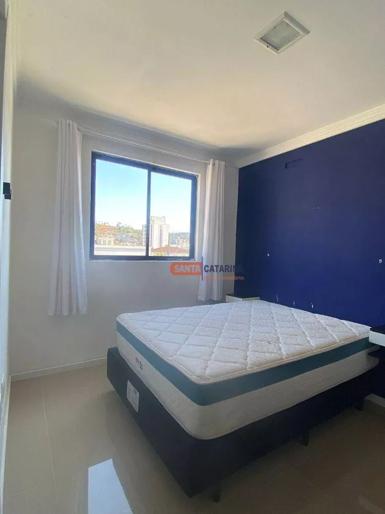 Apartamento para alugar com 2 quartos, 71m² - Foto 12