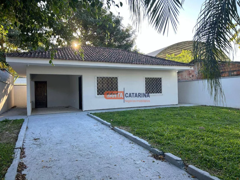 Casa à venda com 2 quartos, 59m² - Foto 1