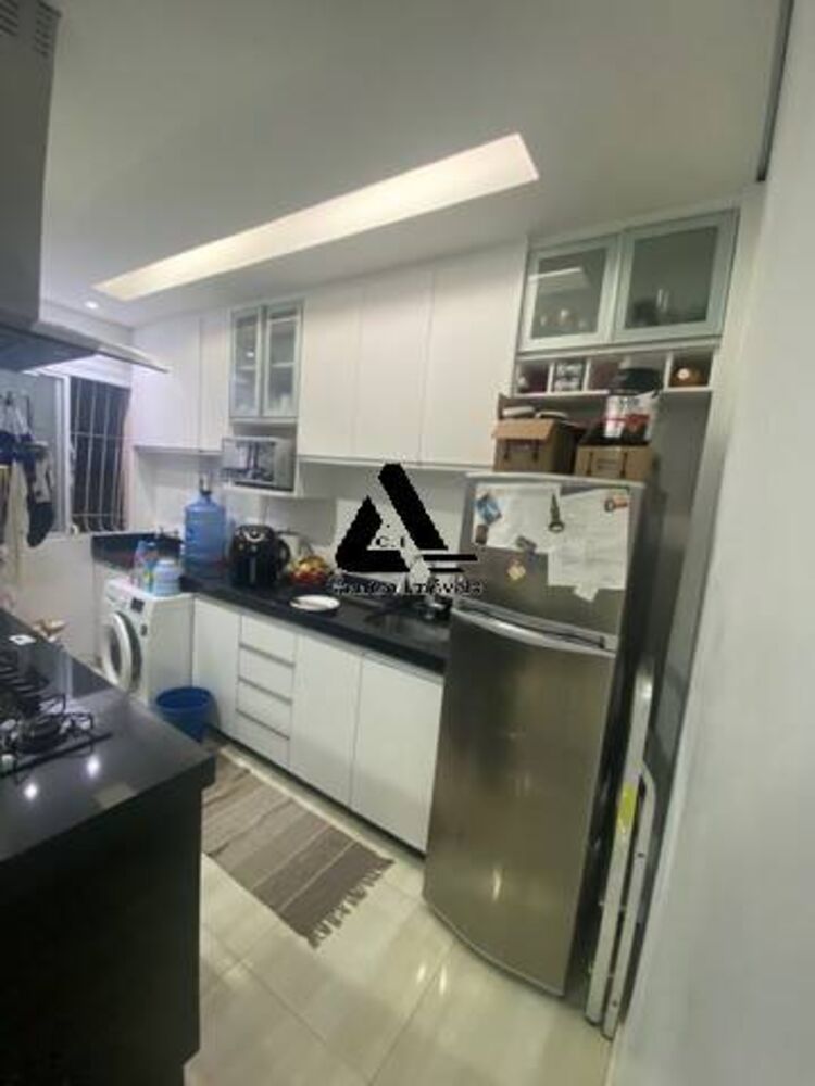 Apartamento à venda com 2 quartos, 42m² - Foto 2