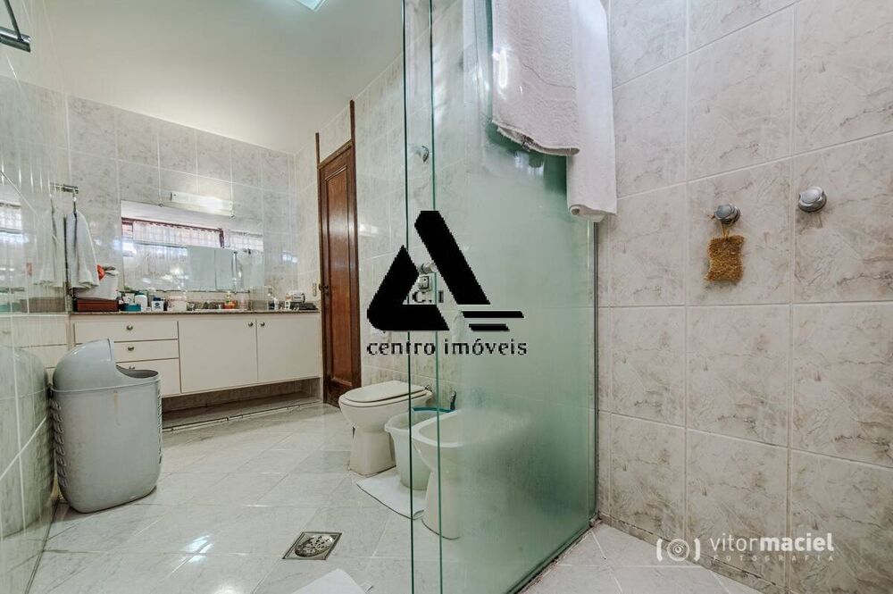 Casa à venda com 3 quartos, 453m² - Foto 3