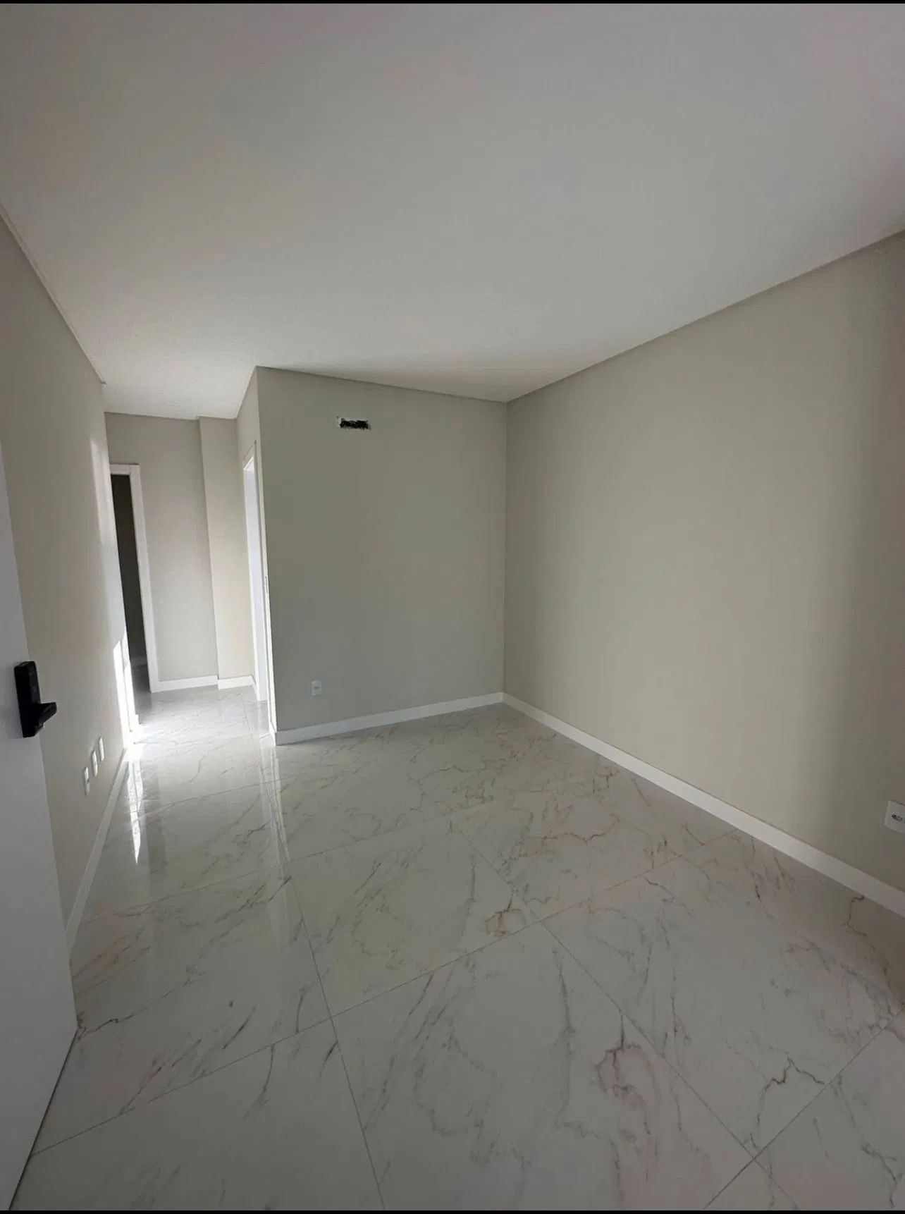 Apartamento à venda com 3 quartos, 100m² - Foto 2