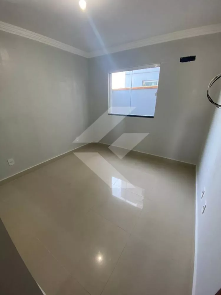 Apartamento à venda com 2 quartos, 64m² - Foto 3