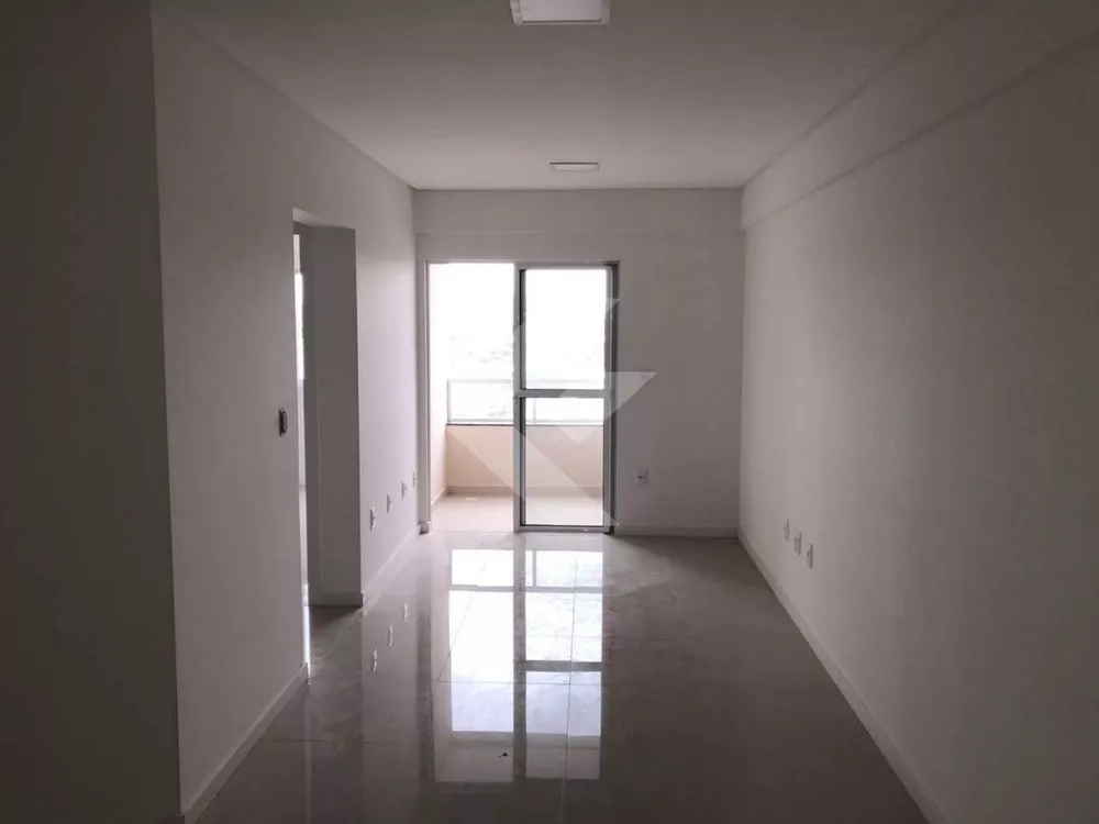 Apartamento à venda com 2 quartos, 66m² - Foto 2