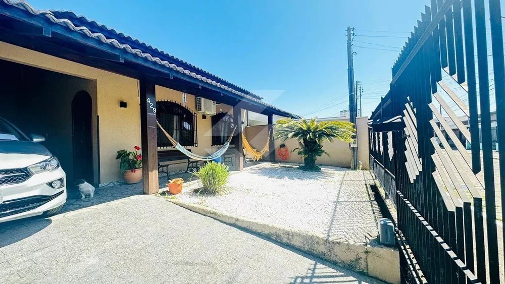 Casa à venda com 3 quartos, 140m² - Foto 1