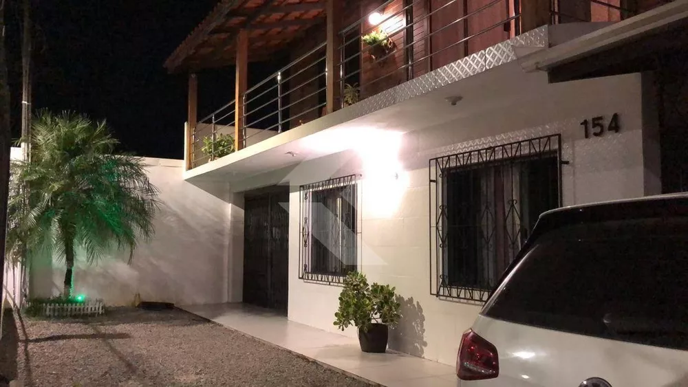 Casa à venda com 2 quartos, 300m² - Foto 1