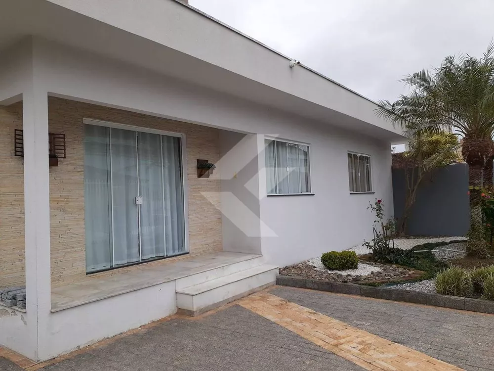 Casa à venda com 2 quartos, 130m² - Foto 2