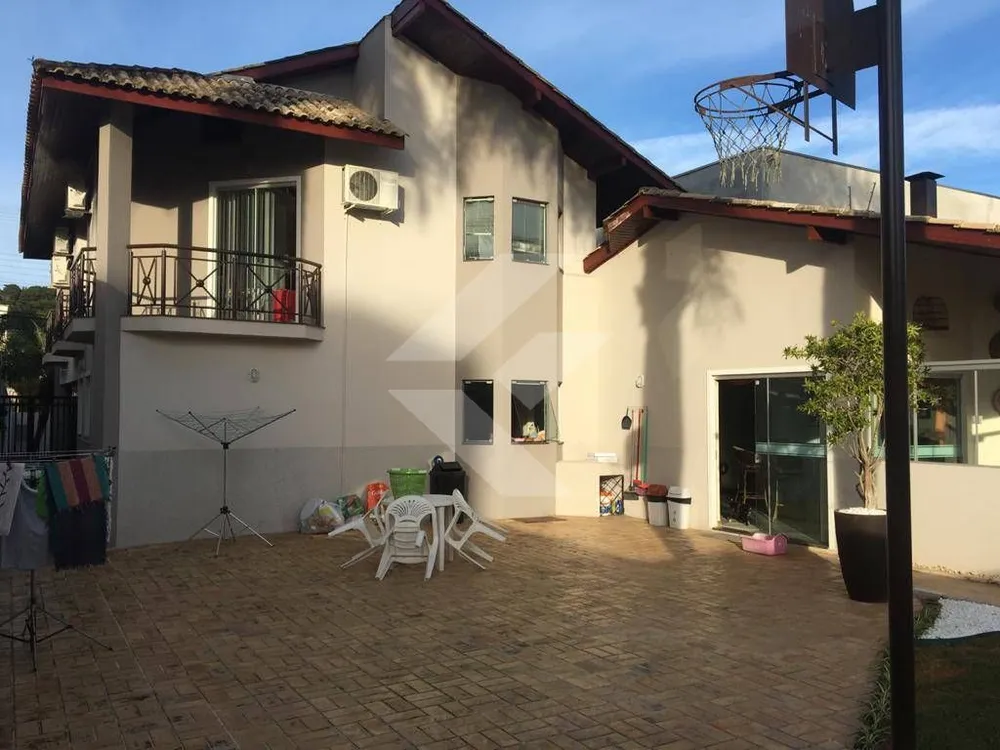 Casa, 4 quartos, 240 m² - Foto 6