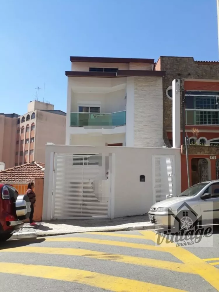 Sobrado à venda com 3 quartos, 220m² - Foto 1