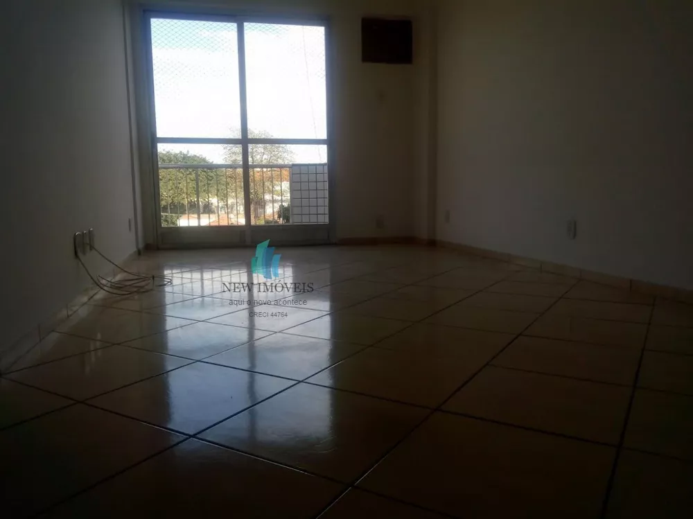 Apartamento à venda com 3 quartos, 105m² - Foto 1