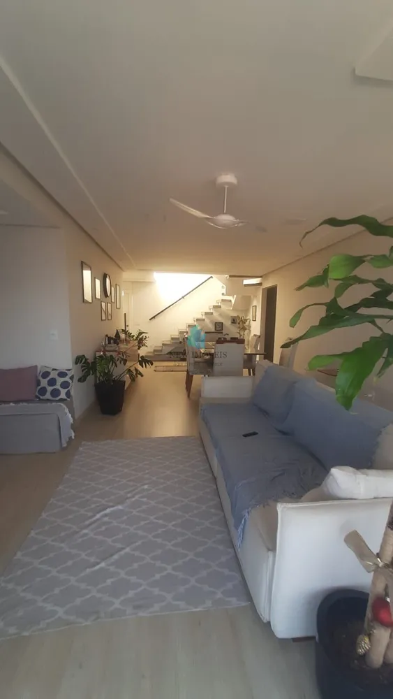 Cobertura, 3 quartos, 243 m² - Foto 2